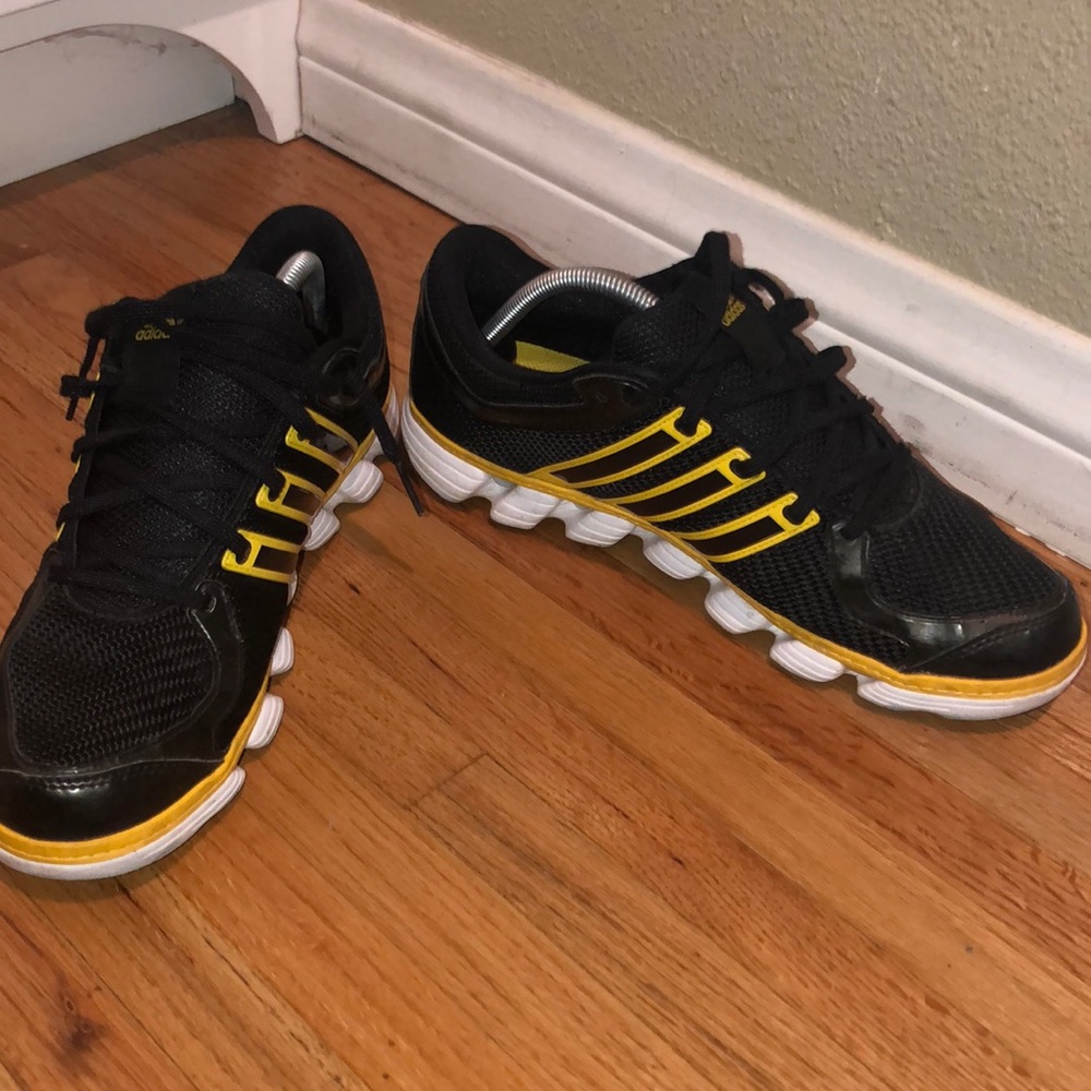 Adidas Tennis Shoe